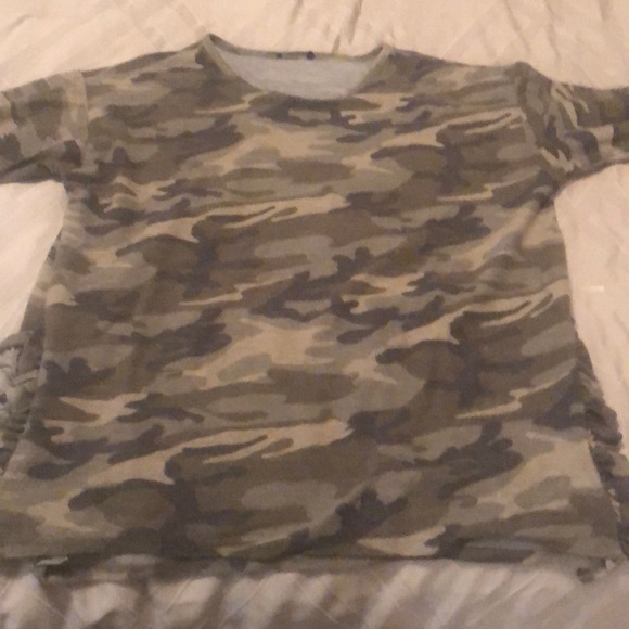Army top - Picture 1 of 3